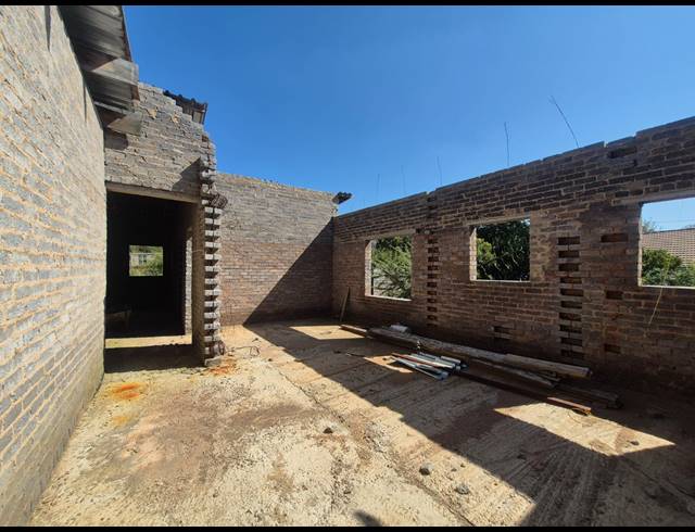 5 BEDROOM HOUSE FOR SALE IN VAAL MARINA